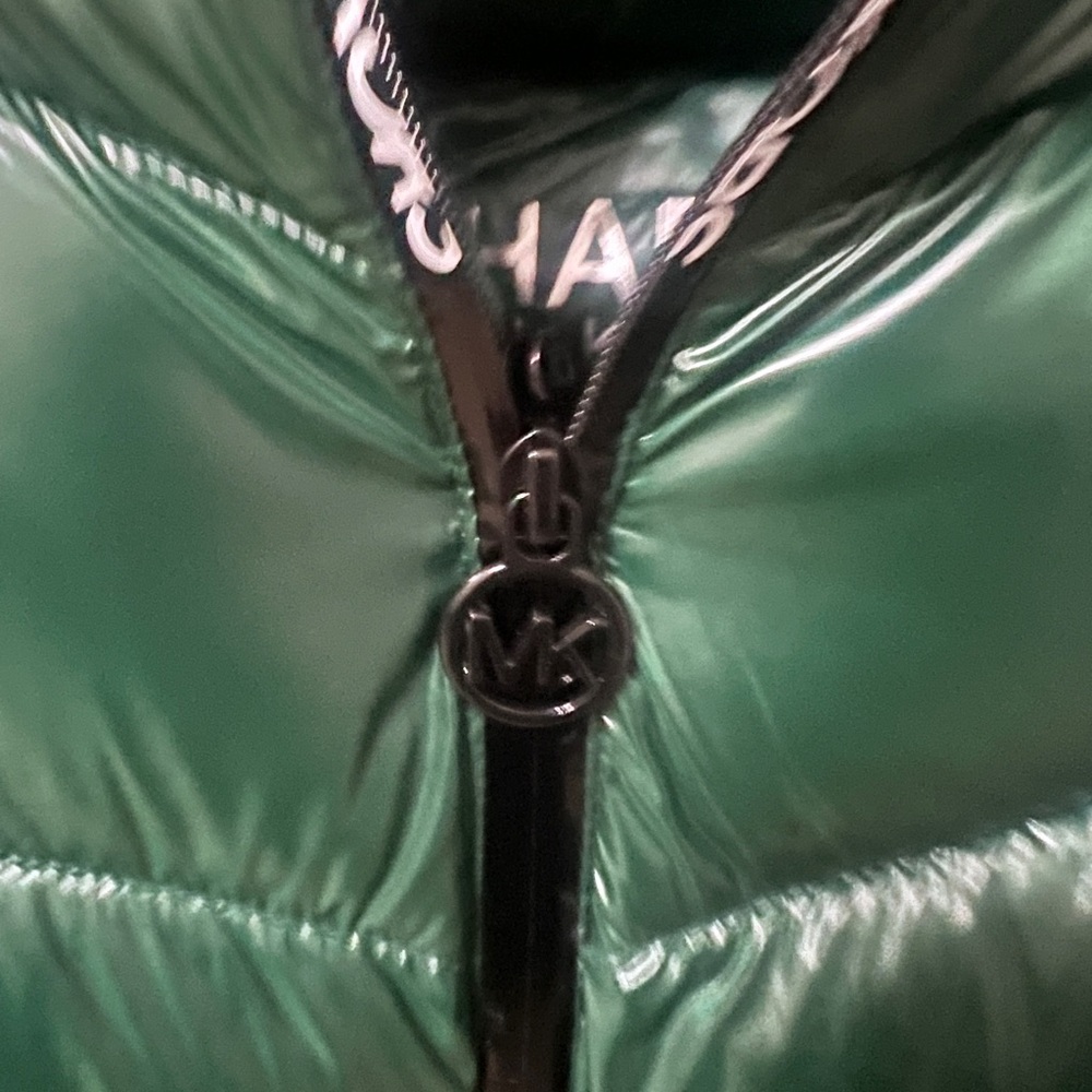 Michael Kors Hooded Chevron Puffer Jacket Glossy Packable Coat Women’s L Green - Picture 7 of 7